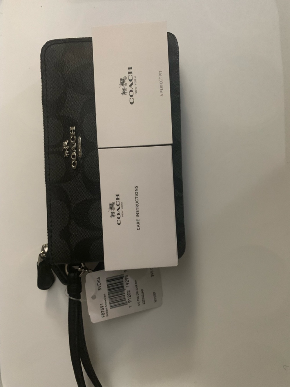 New Coach Black Signature Double Zip Wristlet Clutch. Silver hardware - Picture 7 of 7